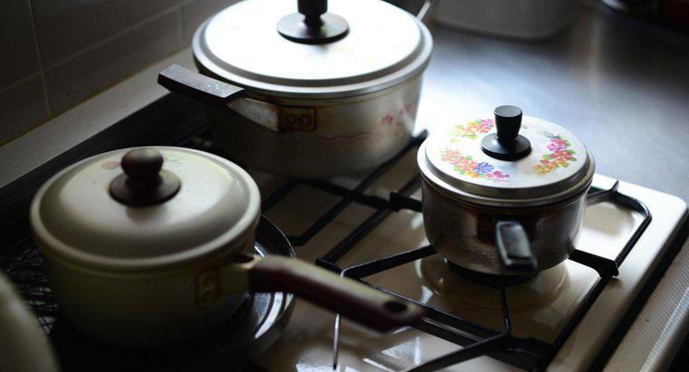 Quali materiali pot sono sicuri per l'uso in un forno a microonde?