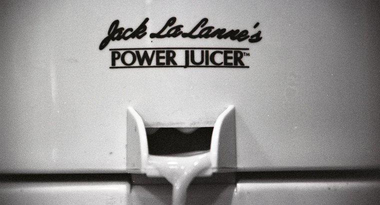 Come si fa a togliere la lama dal Jack LaLanne's Power Juicer?