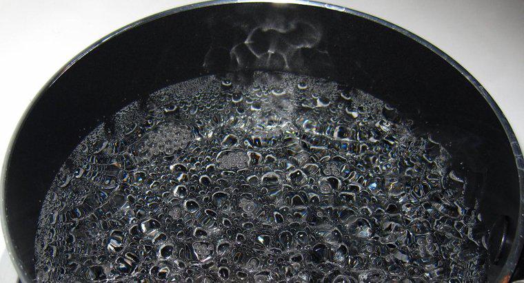 Cosa succede quando l'acqua bolle?