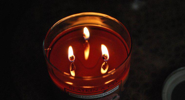 Le candele profumate o non profumate bruciano più a lungo?