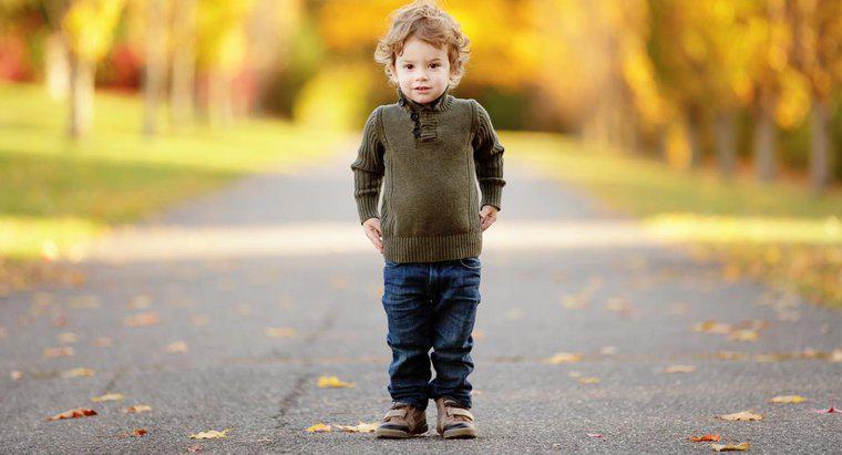 Qual è la dimensione media delle scarpe per un bambino di 2 anni?