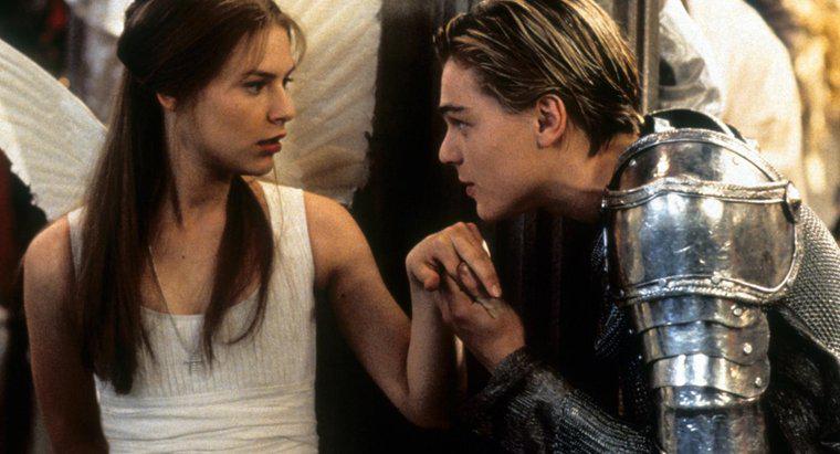 Che cosa è un esempio di iperbole in "Romeo e Giulietta"?