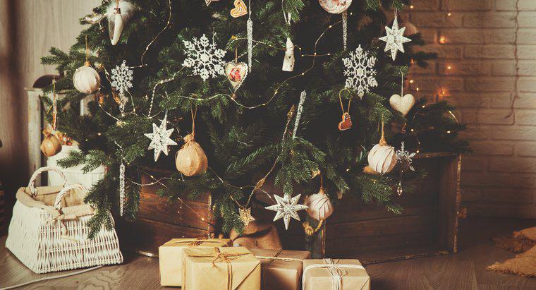 Perché decoriamo con alberi di Natale?