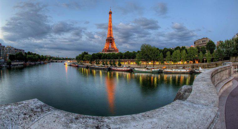 Perché è stata costruita la Torre Eiffel?