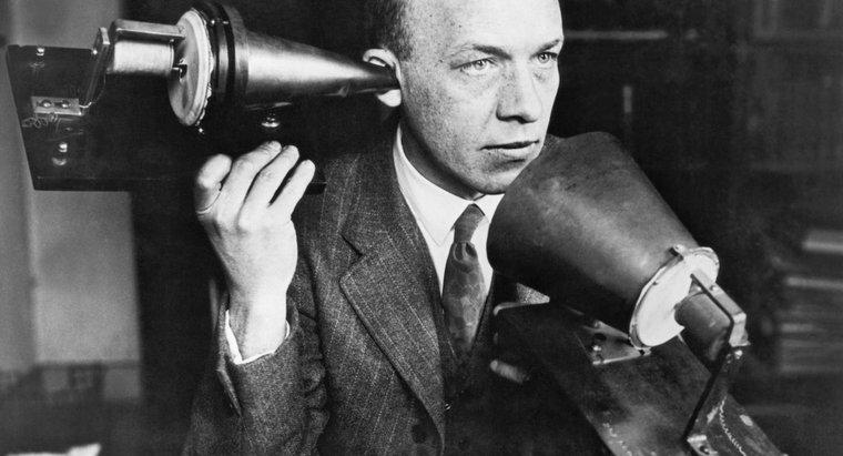 Perché Alexander Graham Bell ha inventato il telefono?