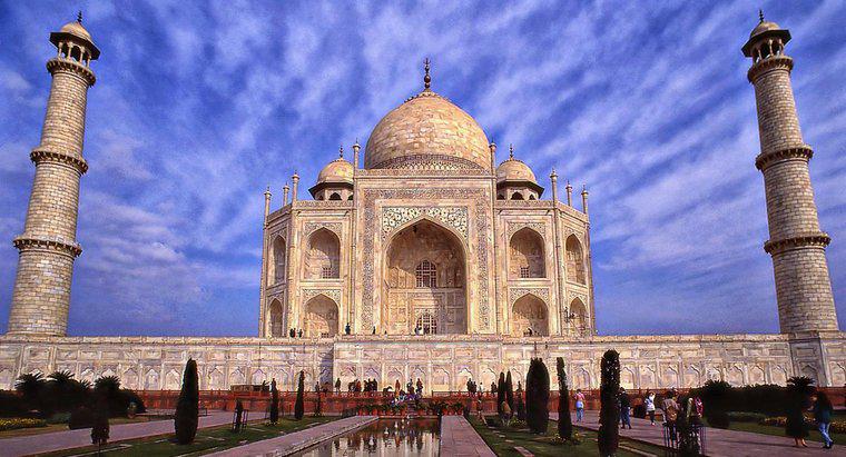 Quando è stato costruito il Taj Mahal?
