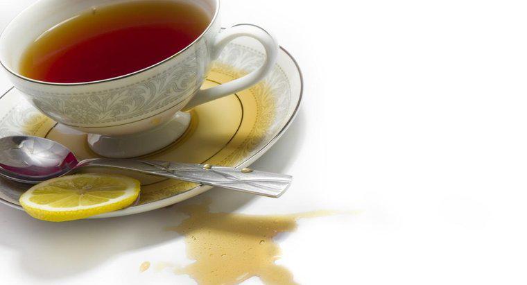 Come rimuovi le macchie di tè secco dai tappeti?