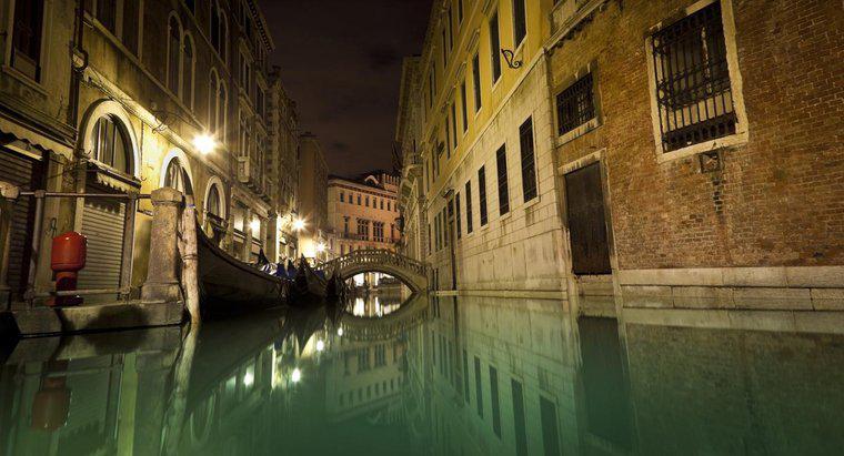 Quanto sono profondi i canali di Venezia, in Italia?