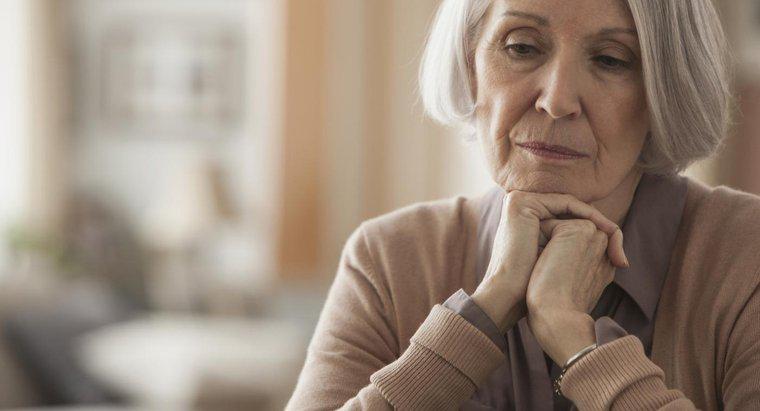 Quali sono i sintomi dei bassi livelli di sodio nelle persone anziane?