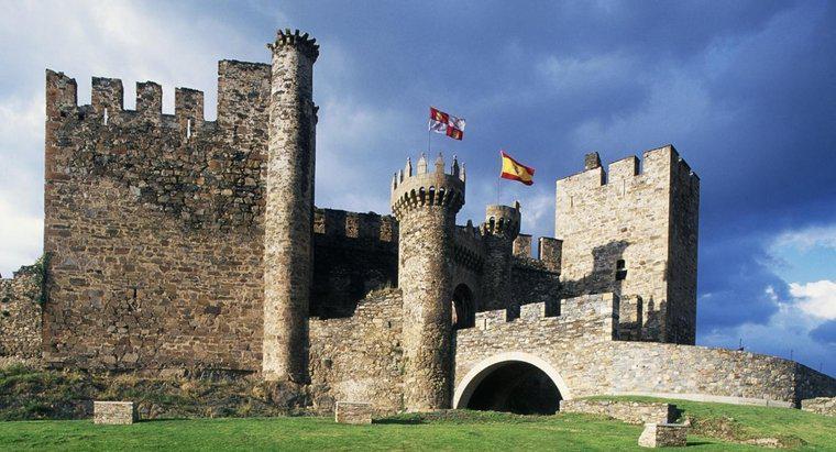 Chi ha vissuto nei castelli nel Medioevo?