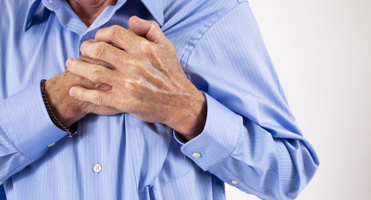 Il torace e il mal di schiena simultanei indicano un attacco di cuore?