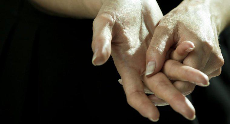 Quali farmaci possono causare tremori alle mani?