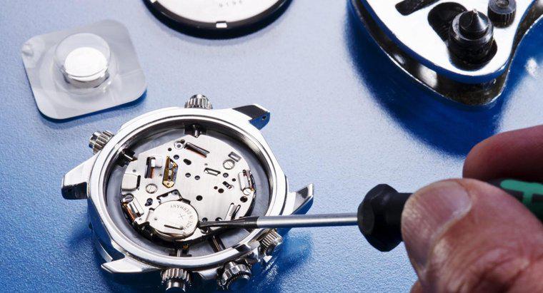 Cosa contiene un kit di sostituzione della batteria dell'orologio?