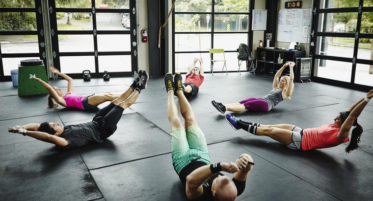 Quali sono alcuni esercizi di resistenza muscolare?