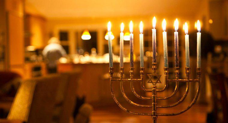 Quali sono alcuni esempi di regali Hanukkah?