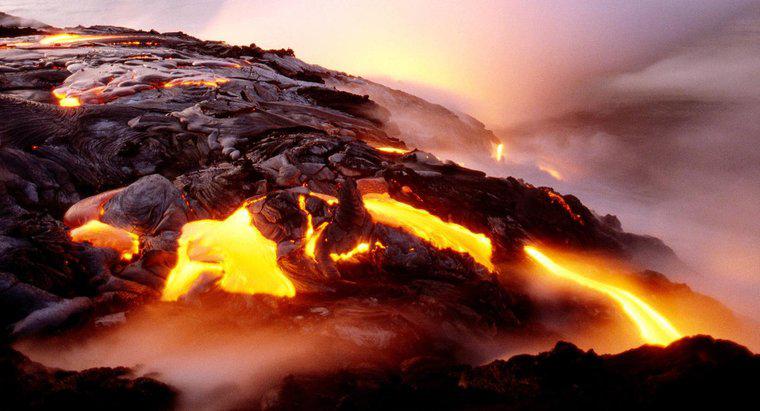 Che cosa causa il magma a salire?
