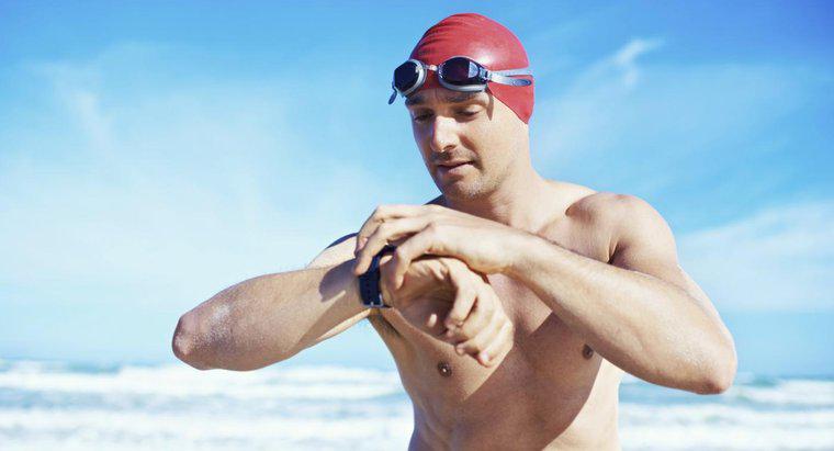 Puoi nuotare con orologi resistenti all'acqua?