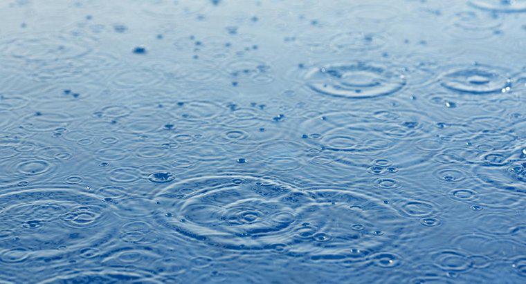 Perché l'acqua piovana è naturalmente acido?