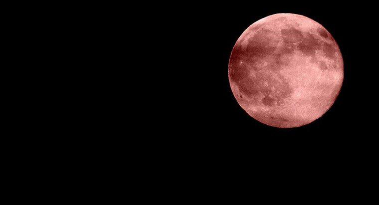 Qual è il significato di una luna rossa?