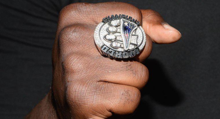 Qual è la fascia di prezzo per gli anelli replica Super Bowl?