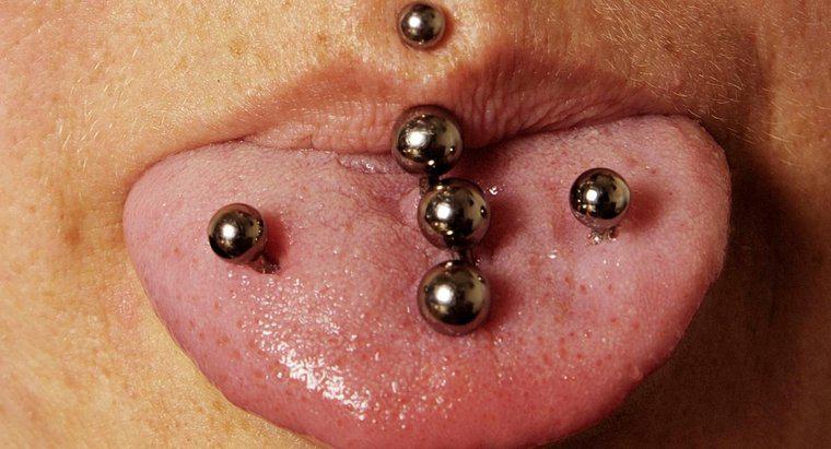 Quali sono i "morsi di veleno" nei piercing?