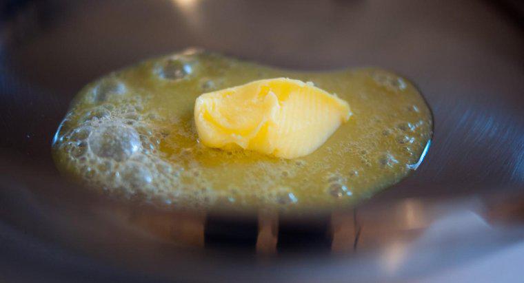 Come si convertono gli importi in accorciamento in quantità di burro in una ricetta?