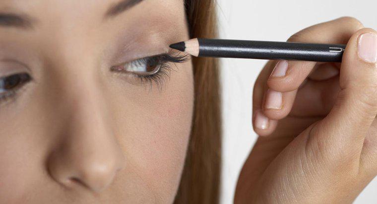 Come si impedisce la sbavatura dell'eyeliner?