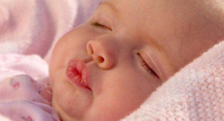Come puoi curare le labbra screpolate su un neonato?