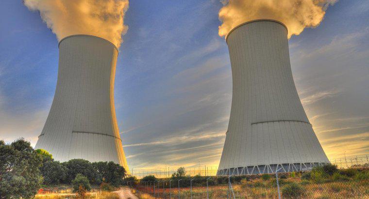 Quali sono alcuni aspetti positivi dell'energia nucleare?