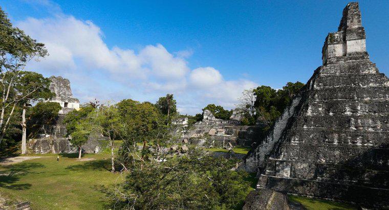 Quali sono alcuni fatti interessanti sui templi Maya?