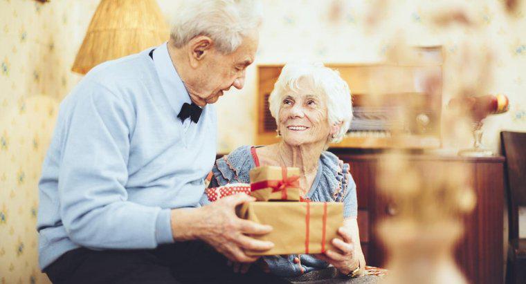 Cosa dovremmo fare per il 90 ° compleanno della nonna?