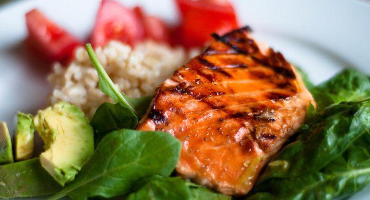 Quali verdure dovrebbero essere servite con il salmone?