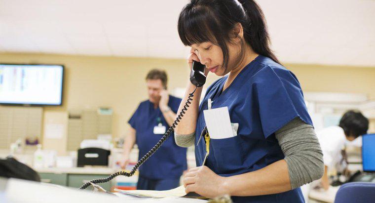 Qual è il numero di telefono di una linea di assistenza infermiera gratuita?