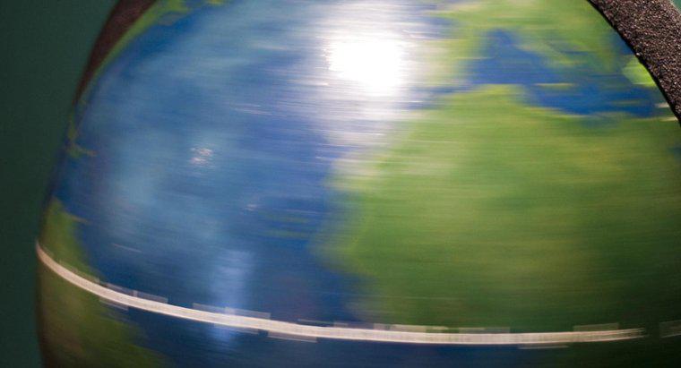 Quanti continenti attraversa l'Equatore?