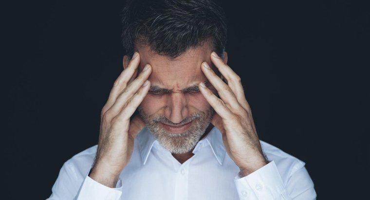 Cosa può causare un improvviso dolore acuto alla testa?
