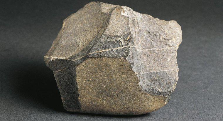 Quali sono alcune invenzioni dell'età della pietra?