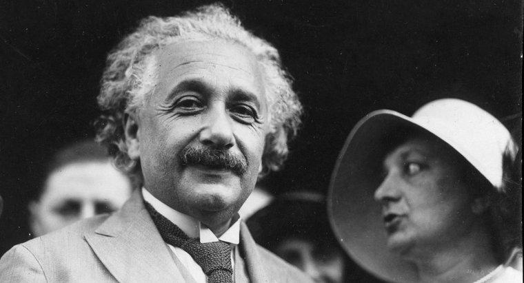 Quali sono alcuni fatti chiave di Albert Einstein per i bambini?