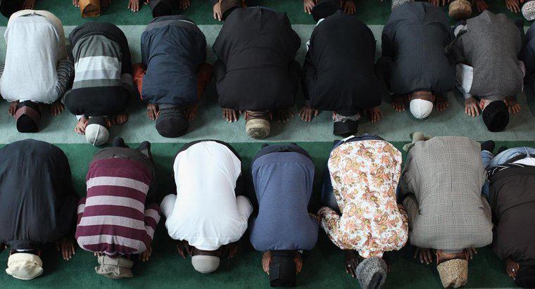 Perché i musulmani pregano cinque volte al giorno?