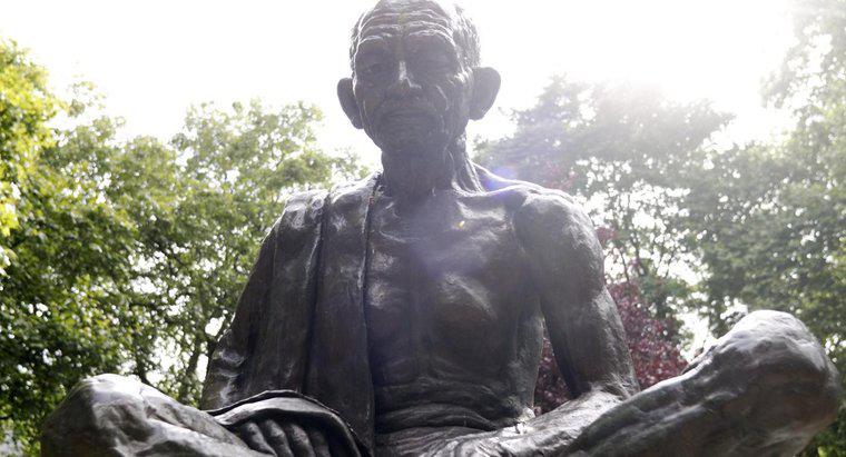 Per cosa ha combattuto Gandhi?