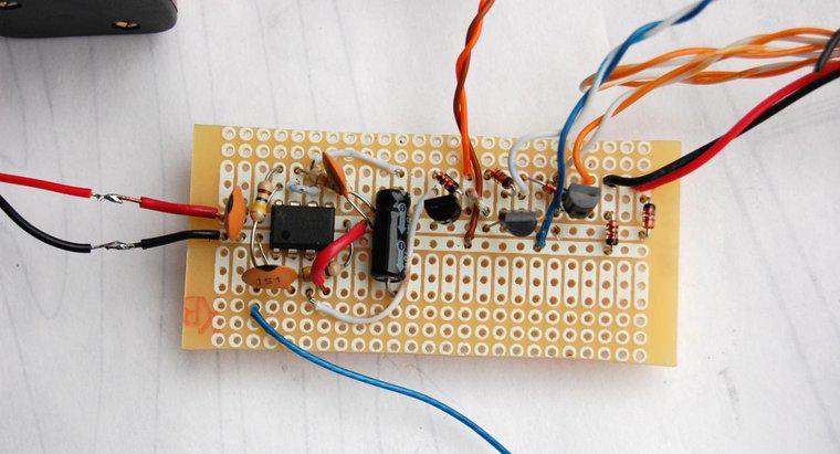 Come funziona un interruttore su un circuito?