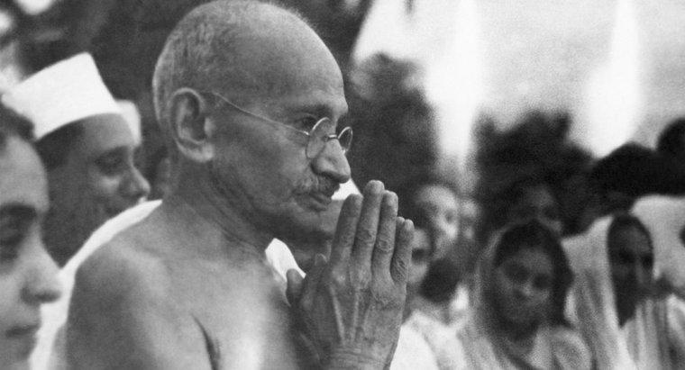 In che modo Gandhi ha ottenuto l'indipendenza per l'India?