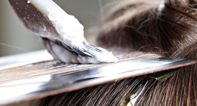 Quali sono i comuni ingredienti candeggina per capelli?