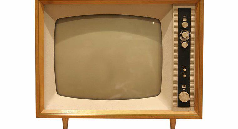 In che anno è uscita la prima televisione?