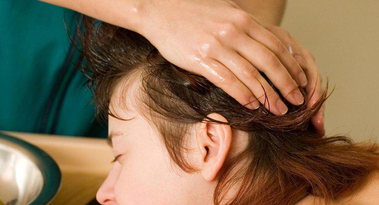 L'uso dell'olio di noce sui capelli ha qualche vantaggio?
