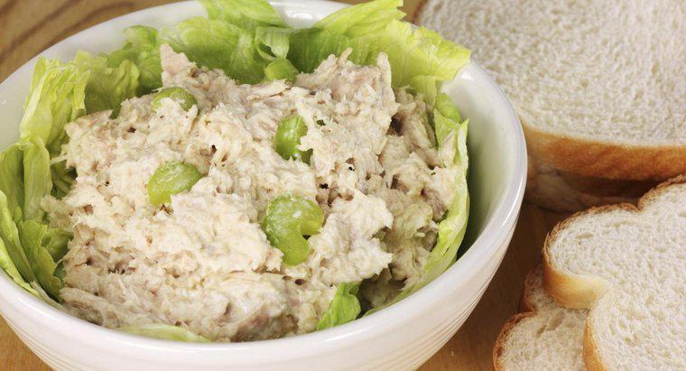 Qual è la ricetta di Paula Deen per l'insalata di tonno?