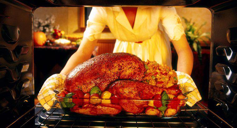 Quali sono alcune ricette facili per cucinare una Turchia farcita?