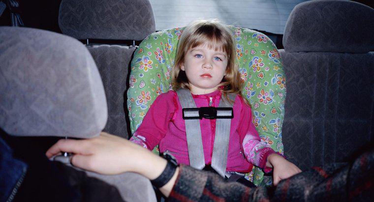 Quanto un bambino deve pesare per sedersi in un sedile passeggeri?