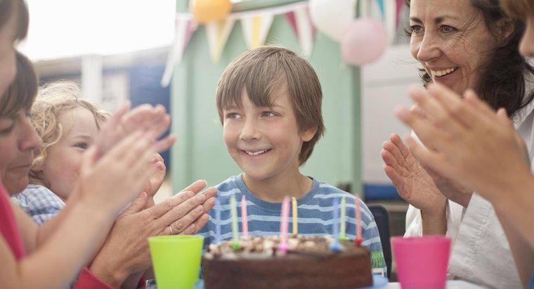 Quali sono alcuni buoni proverbi da aggiungere a una torta d'addio?