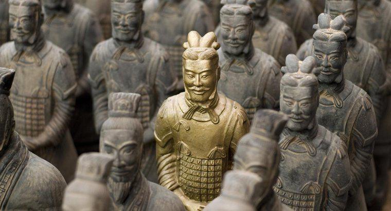 Come è venuta al potere la dinastia Qin?