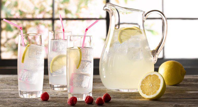 Qual è la differenza tra la limonata rosa e quella normale?